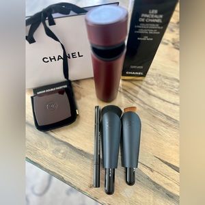 NWT Chanel limited edition brush set AND double mirror ROUGE NOIR